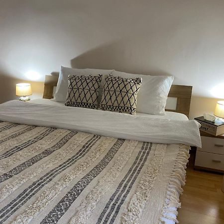 Sellada Apartament - Free Private Parking,Ac,Wi-Fi Carei Eksteriør billede