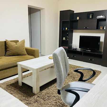 Sellada Apartament - Free Private Parking,Ac,Wi-Fi Carei Eksteriør billede