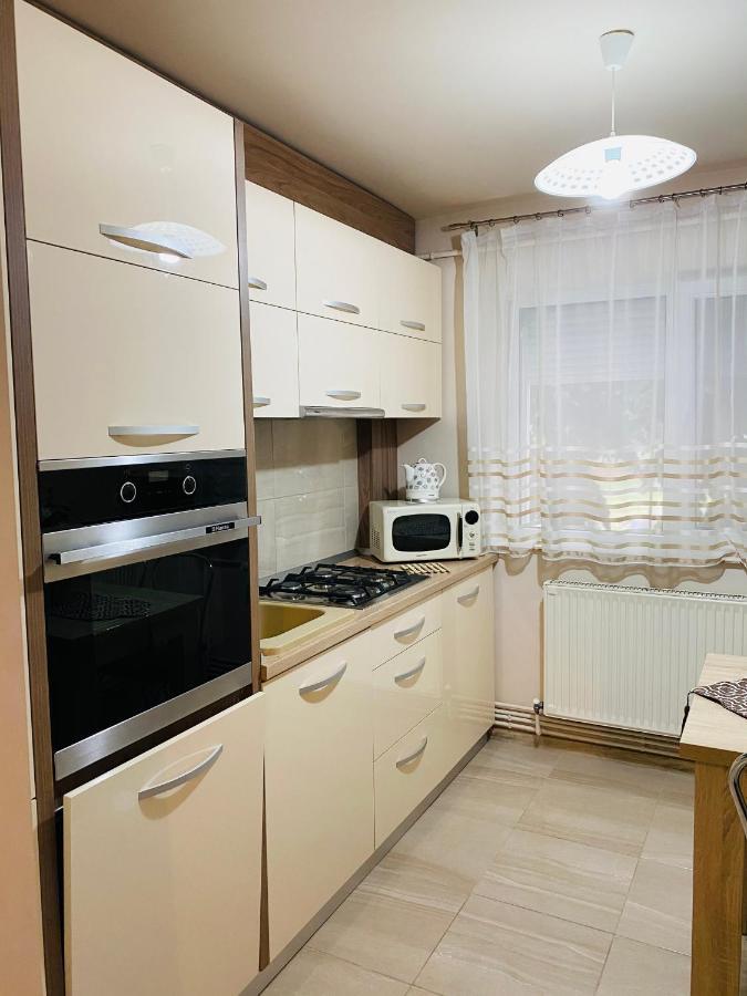 Sellada Apartament - Free Private Parking,Ac,Wi-Fi Carei Eksteriør billede