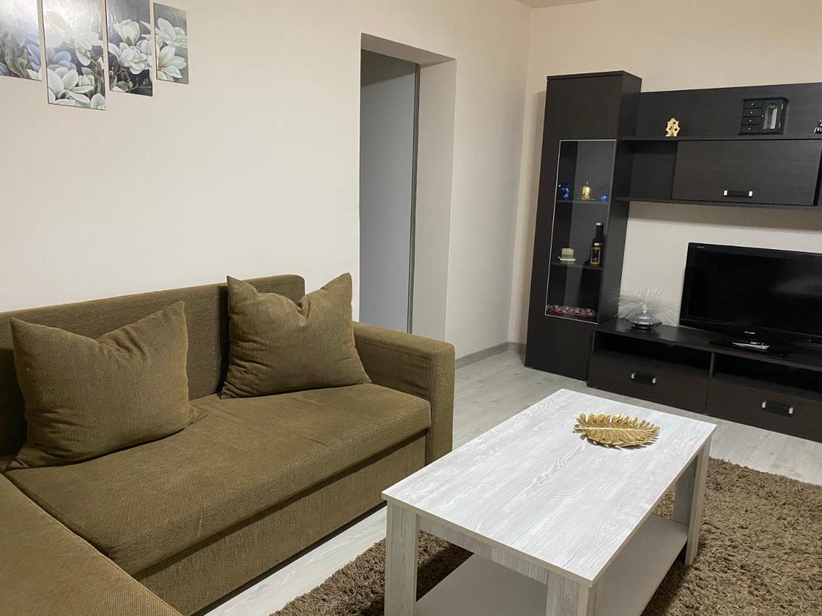 Sellada Apartament - Free Private Parking,Ac,Wi-Fi Carei Eksteriør billede