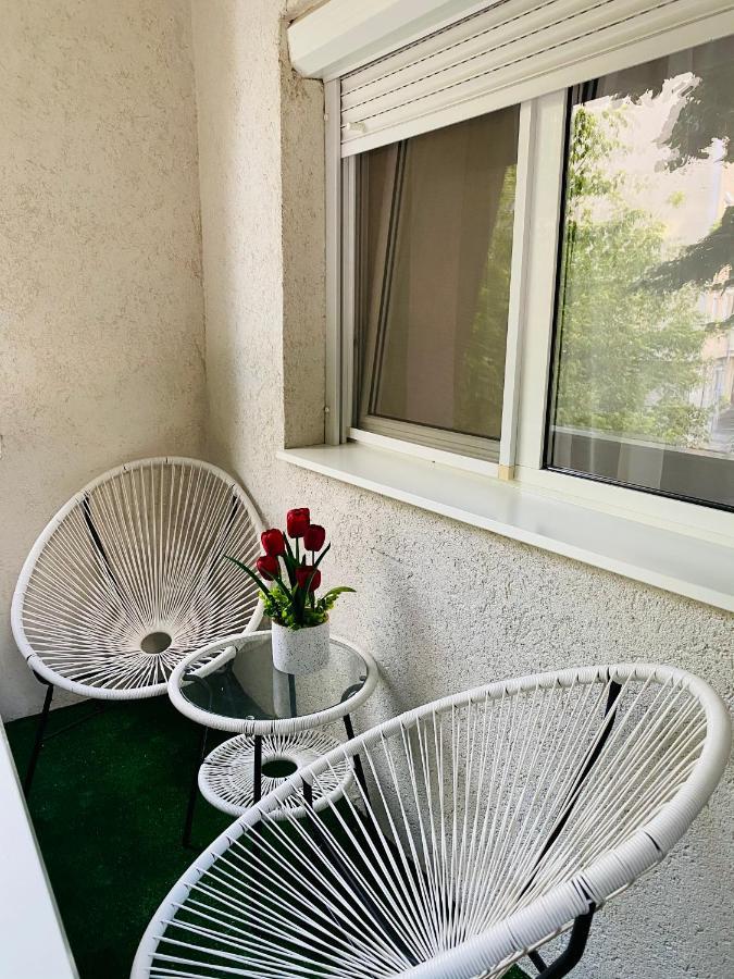 Sellada Apartament - Free Private Parking,Ac,Wi-Fi Carei Eksteriør billede