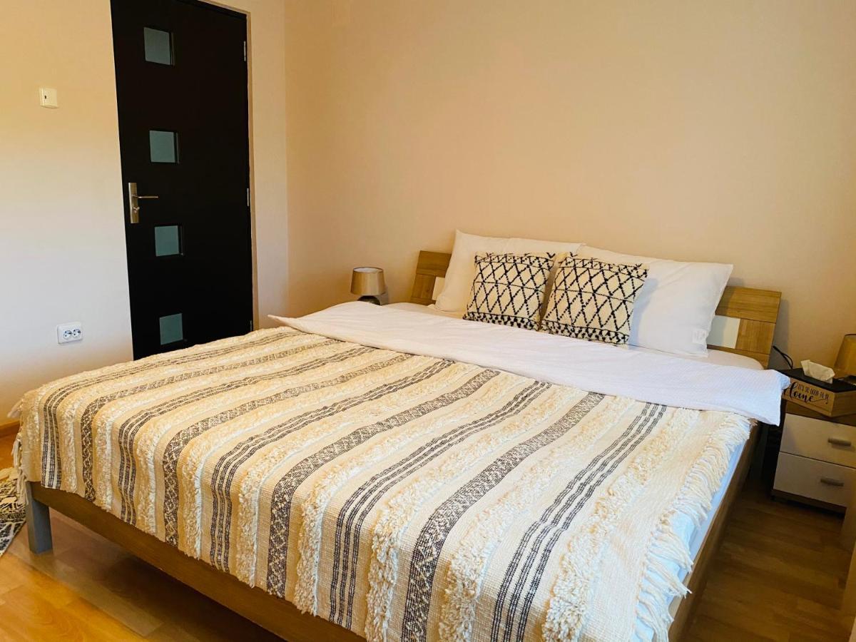 Sellada Apartament - Free Private Parking,Ac,Wi-Fi Carei Eksteriør billede