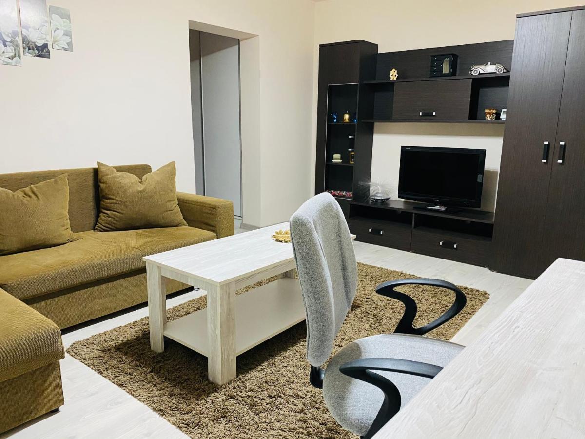 Sellada Apartament - Free Private Parking,Ac,Wi-Fi Carei Eksteriør billede