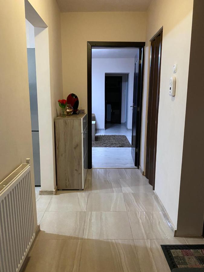 Sellada Apartament - Free Private Parking,Ac,Wi-Fi Carei Eksteriør billede