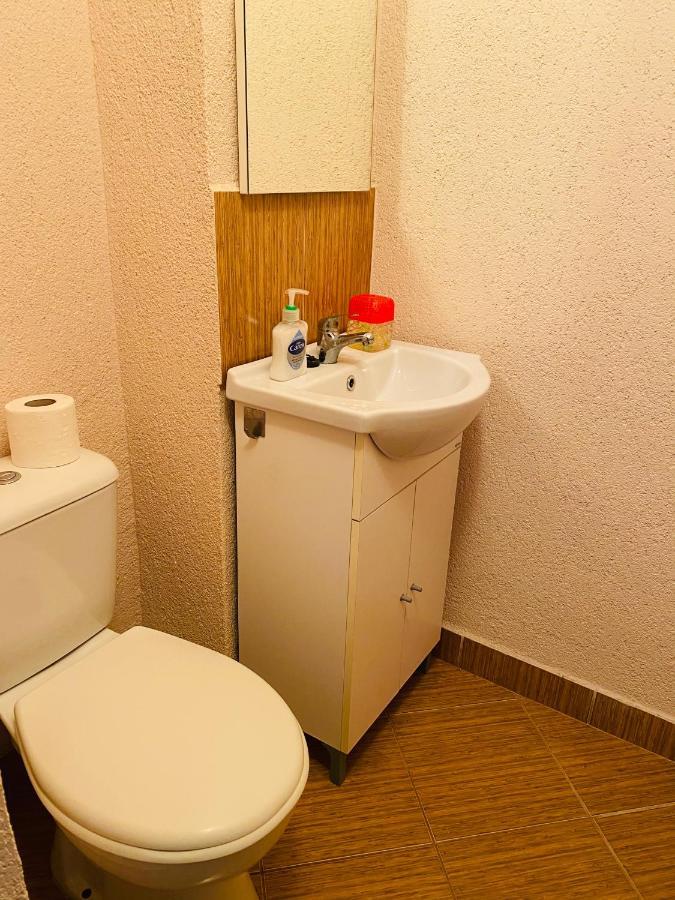 Sellada Apartament - Free Private Parking,Ac,Wi-Fi Carei Eksteriør billede