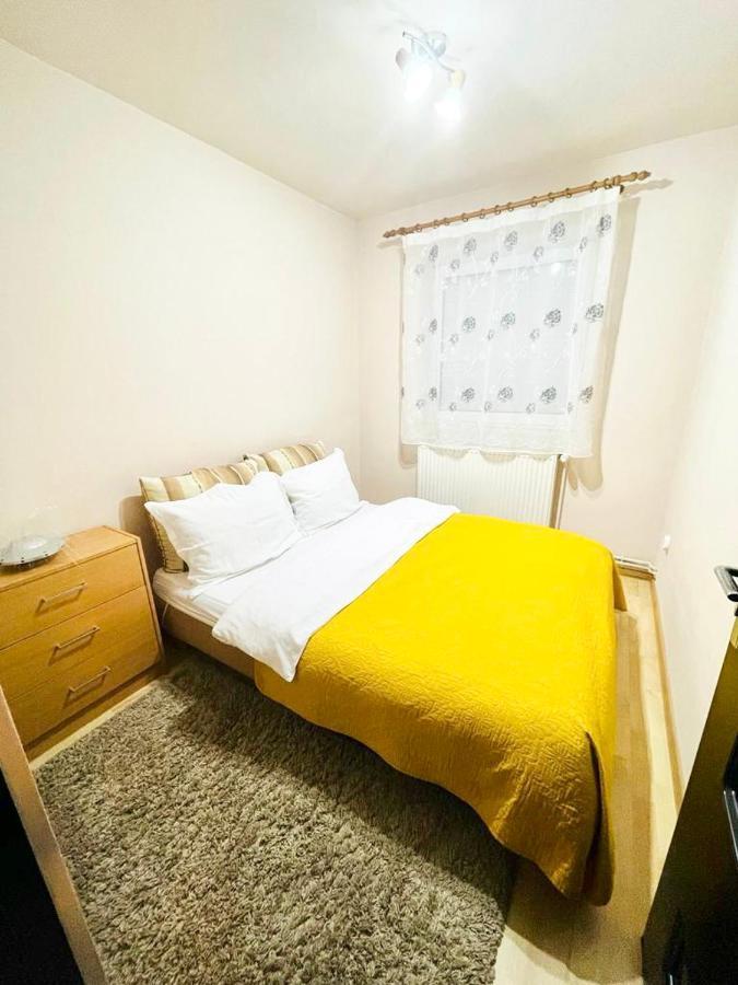 Sellada Apartament - Free Private Parking,Ac,Wi-Fi Carei Eksteriør billede